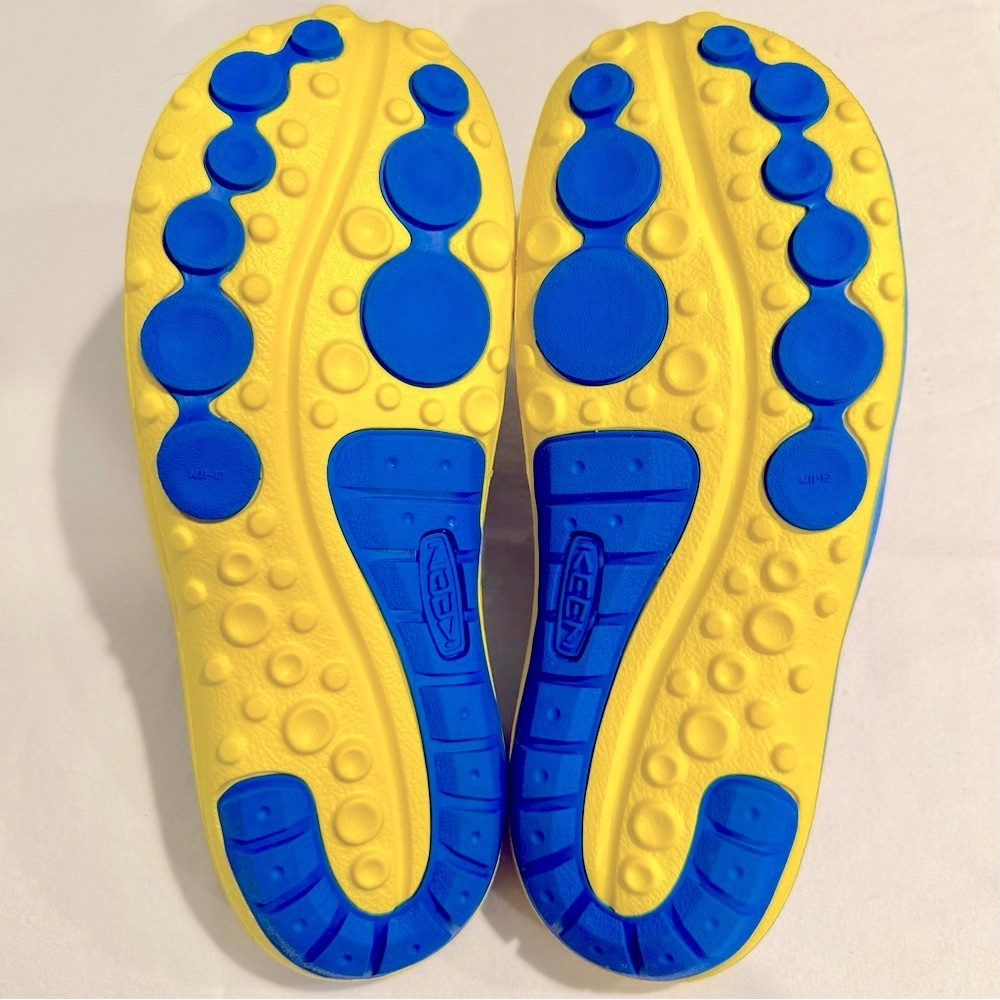 New Keen Shanti Arts Clog Ukraine Mens 11-12 Yellow Blue Foam Sandals Ukrainian - Picture 7 of 8